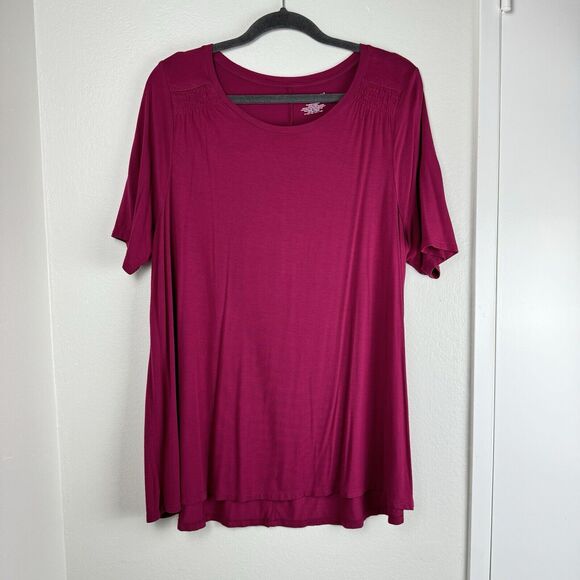 Woman’s Short Sleeve Shirt Size 14/16 By Lane Bryant Fuschia - Picture 1 of 3